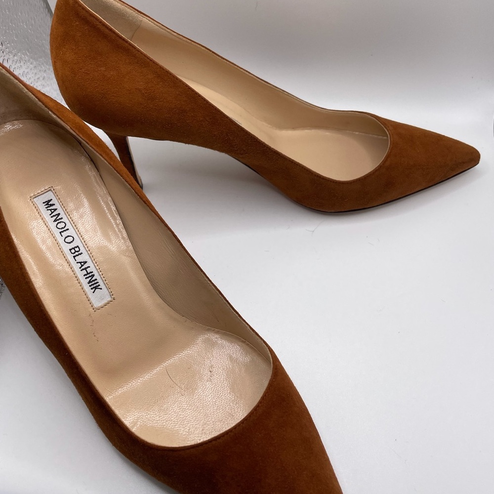 Manolo Blahnik Pumps Suede upper with Leather sole, kitten heel